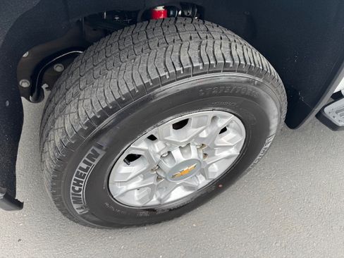 Used 2023 Chevrolet Silverado 2500 LT image 25