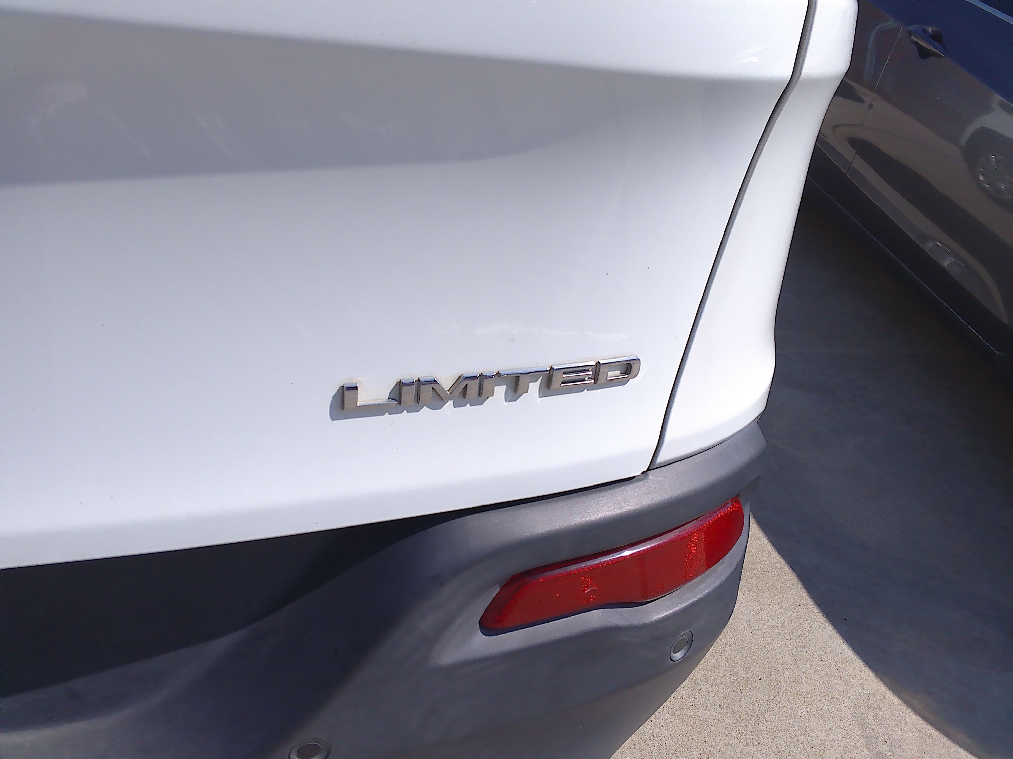 Used 2014 Jeep Cherokee Limited FWD image 34