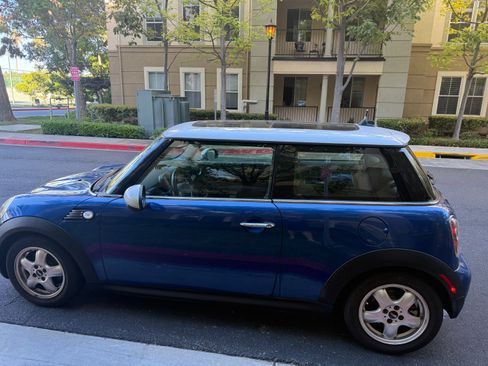 Used 2009 MINI Cooper Hardtop FWD image 3