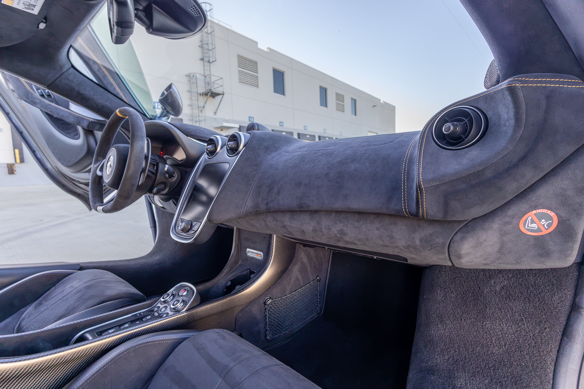 Used 2019 McLaren 600LT RWD image 34