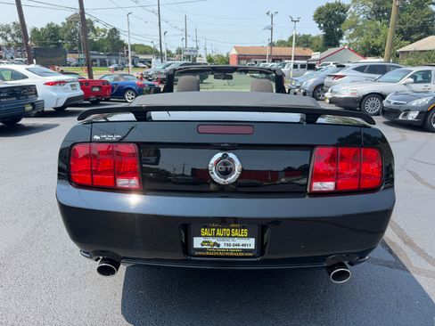 Used 2007 Ford Mustang GT Convertible RWD image 24