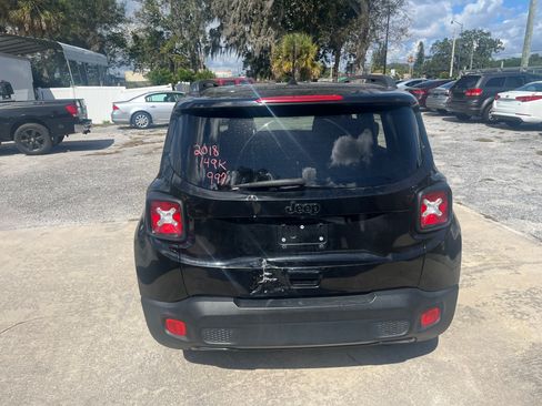 Used 2018 Jeep Renegade Sport image 4