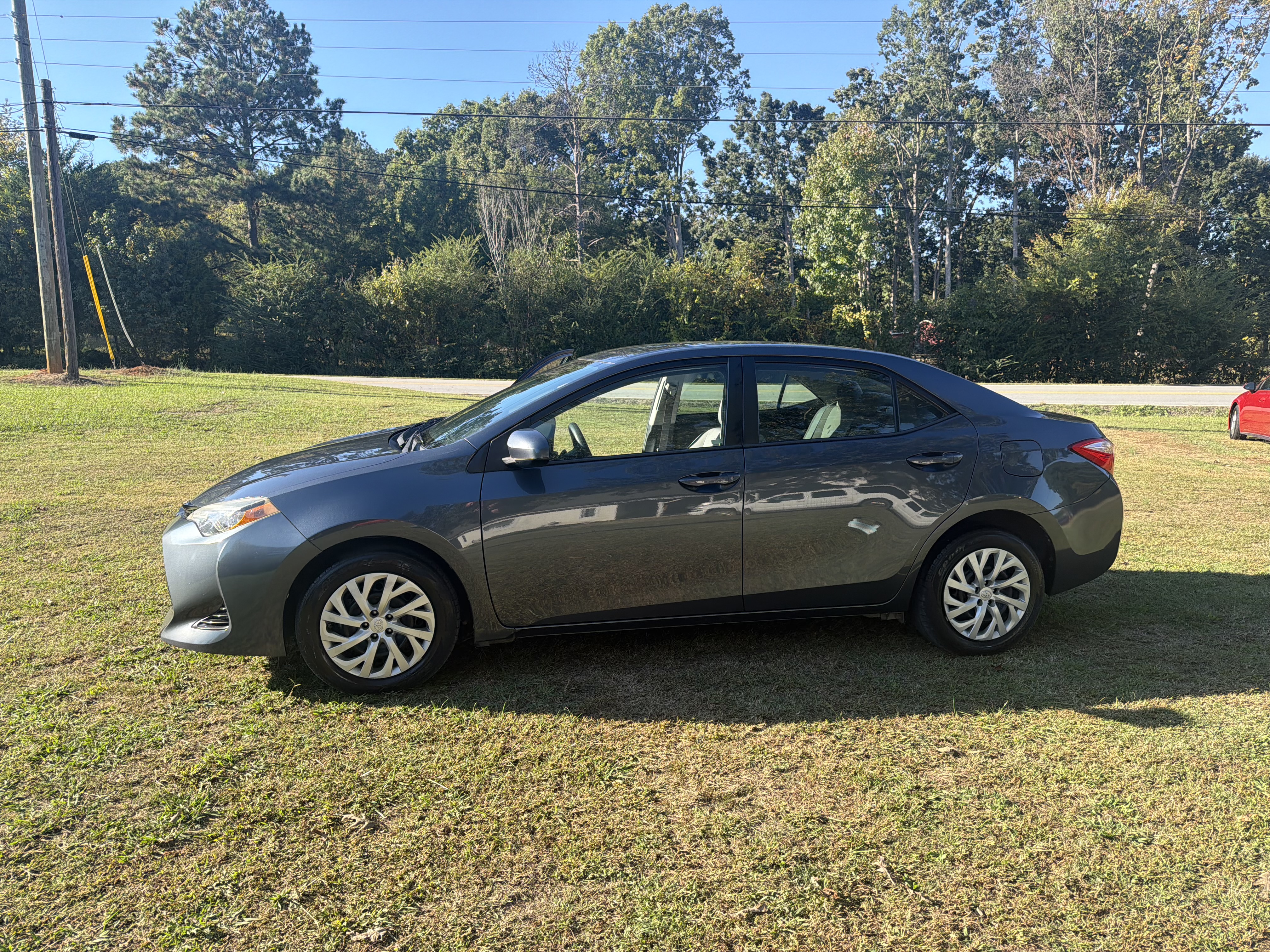 Used 2017 Toyota Corolla LE FWD image 89
