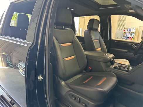 Used 2024 GMC Sierra 2500 4x4 Crew Cab AT4 image 11
