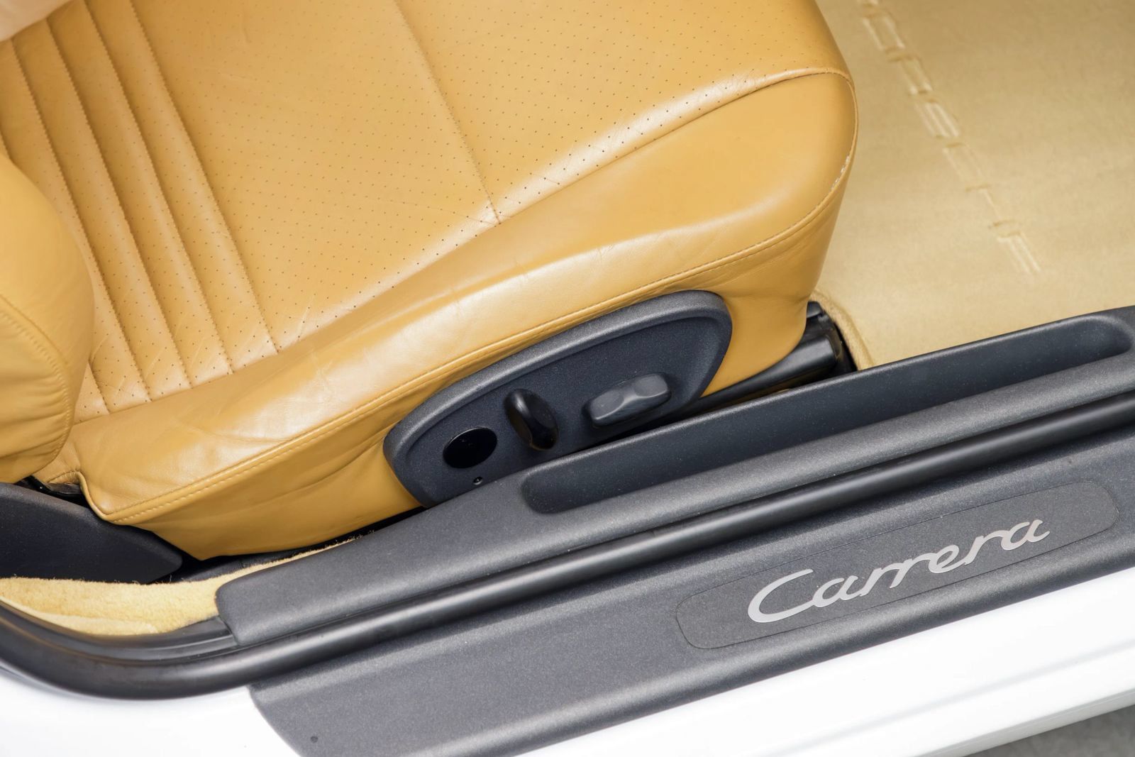 Used 1999 Porsche 911 Carrera image 98