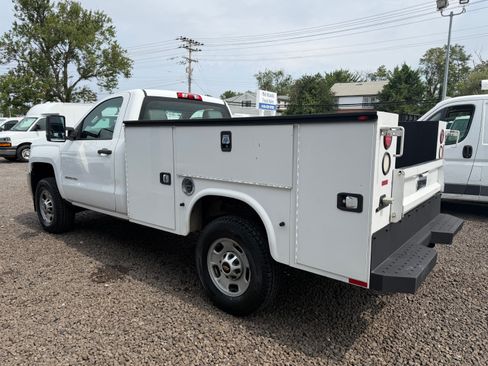 Used 2018 Chevrolet Silverado 2500 4x4 Regular Cab image 3