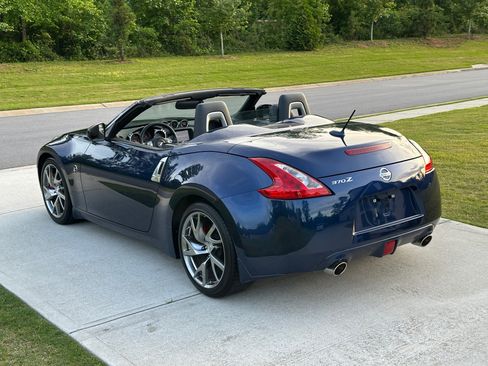 Used 2013 Nissan 370Z Touring Sport image 4