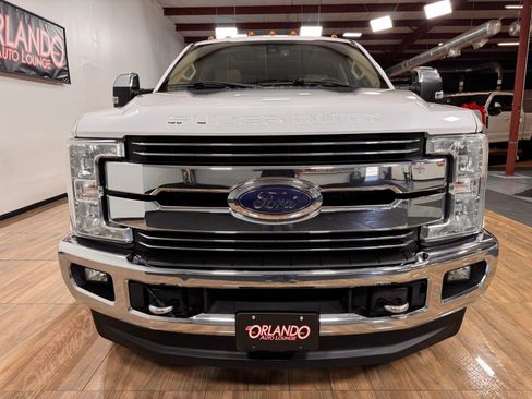 Used 2017 Ford F350 Lariat image 2