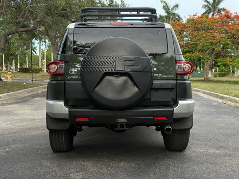 Used 2014 Toyota FJ Cruiser AWD/4WD image 8