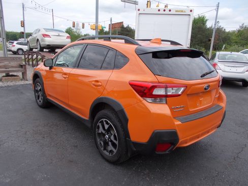 Used 2018 Subaru Crosstrek 2.0i Premium AWD/4WD image 9