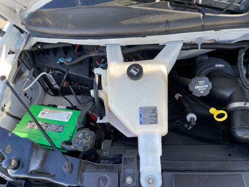 Used 2017 GMC Savana 3500 image 23