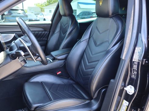 Used 2023 Maserati Grecale Modena AWD/4WD image 15