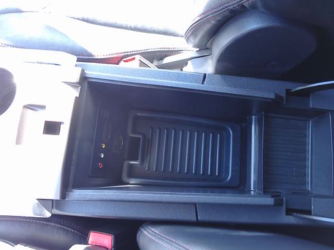 Used 2013 Ford Edge SEL image 21