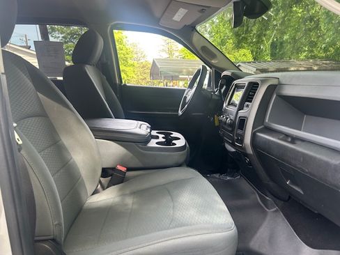 Used 2014 RAM 1500 4x4 Crew Cab ST image 25
