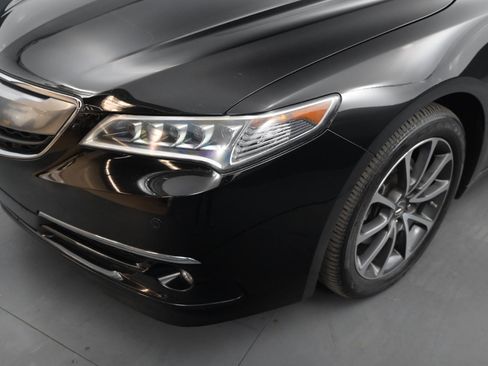 Used 2017 Acura TLX image 9