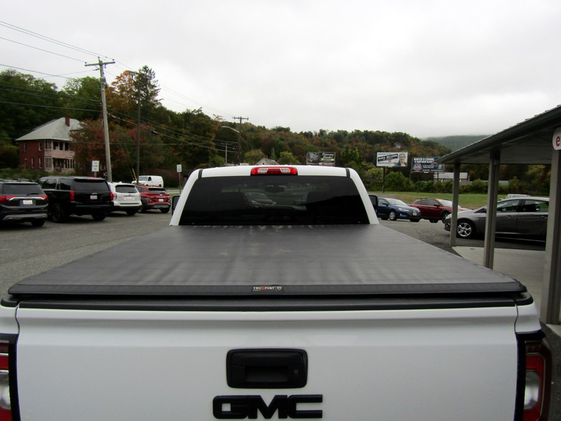 Used 2017 GMC Sierra 1500 4x4 Double Cab image 18