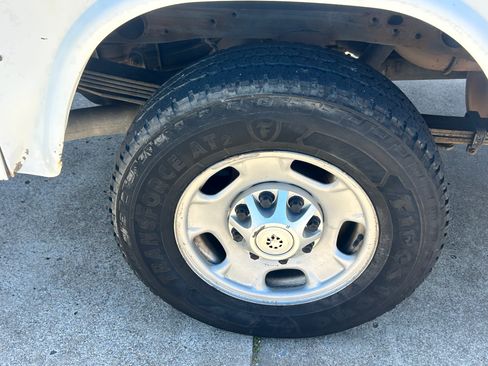 Used 2016 Chevrolet Silverado 2500 2WD Double Cab image 33