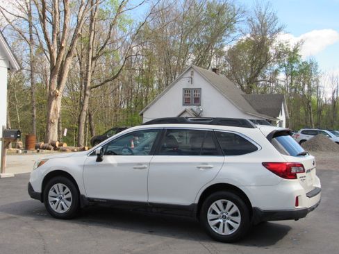 Used 2015 Subaru Outback 2.5i Premium AWD/4WD image 4