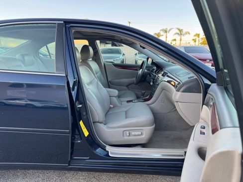 Used 2004 Lexus ES 330 image 17