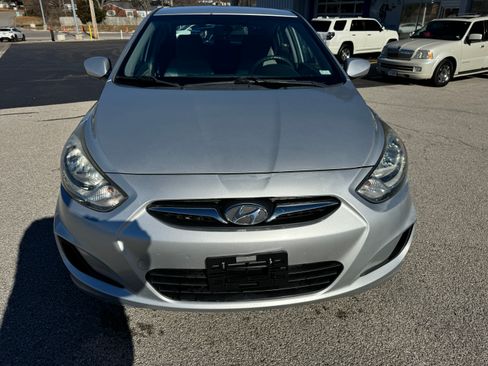 Used 2012 Hyundai Accent GLS image 7