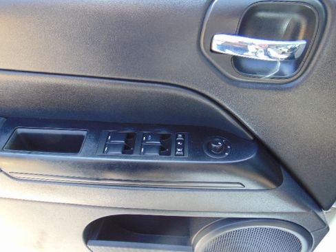 Used 2017 Jeep Patriot 75th Anniversary image 13