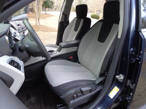 Used 2017 GMC Terrain SLE image 9