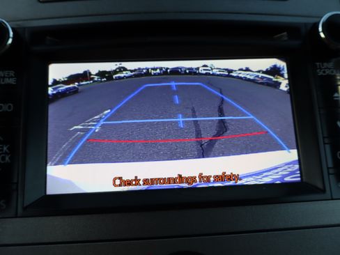 Used 2014 Toyota Venza image 28