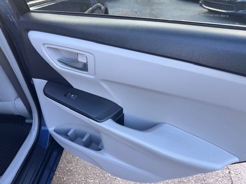Used 2016 Toyota Camry LE image 11