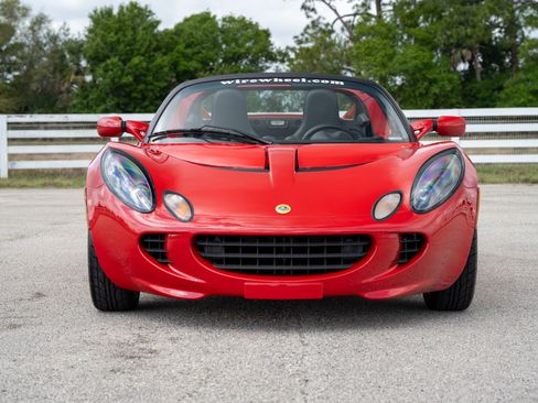 Used 2005 Lotus Elise image 3