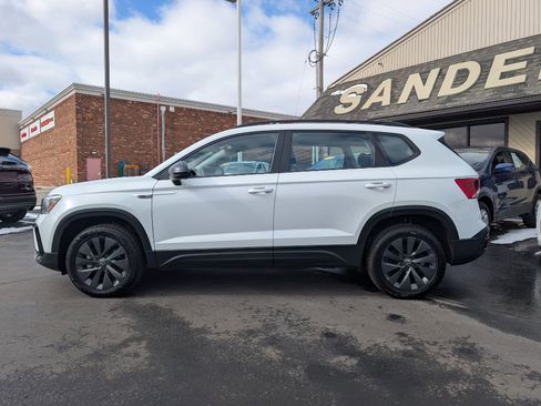 Used 2023 Volkswagen Taos S image 2