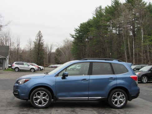 Used 2017 Subaru Forester 2.5i Touring image 3