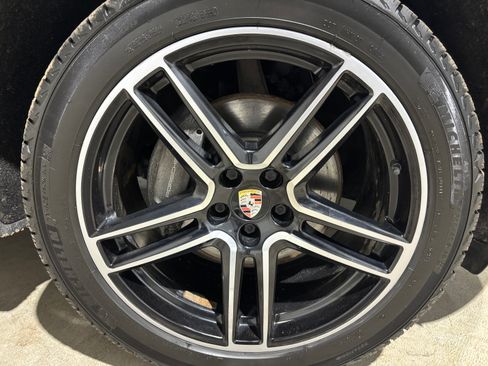 Used 2020 Porsche Macan image 31