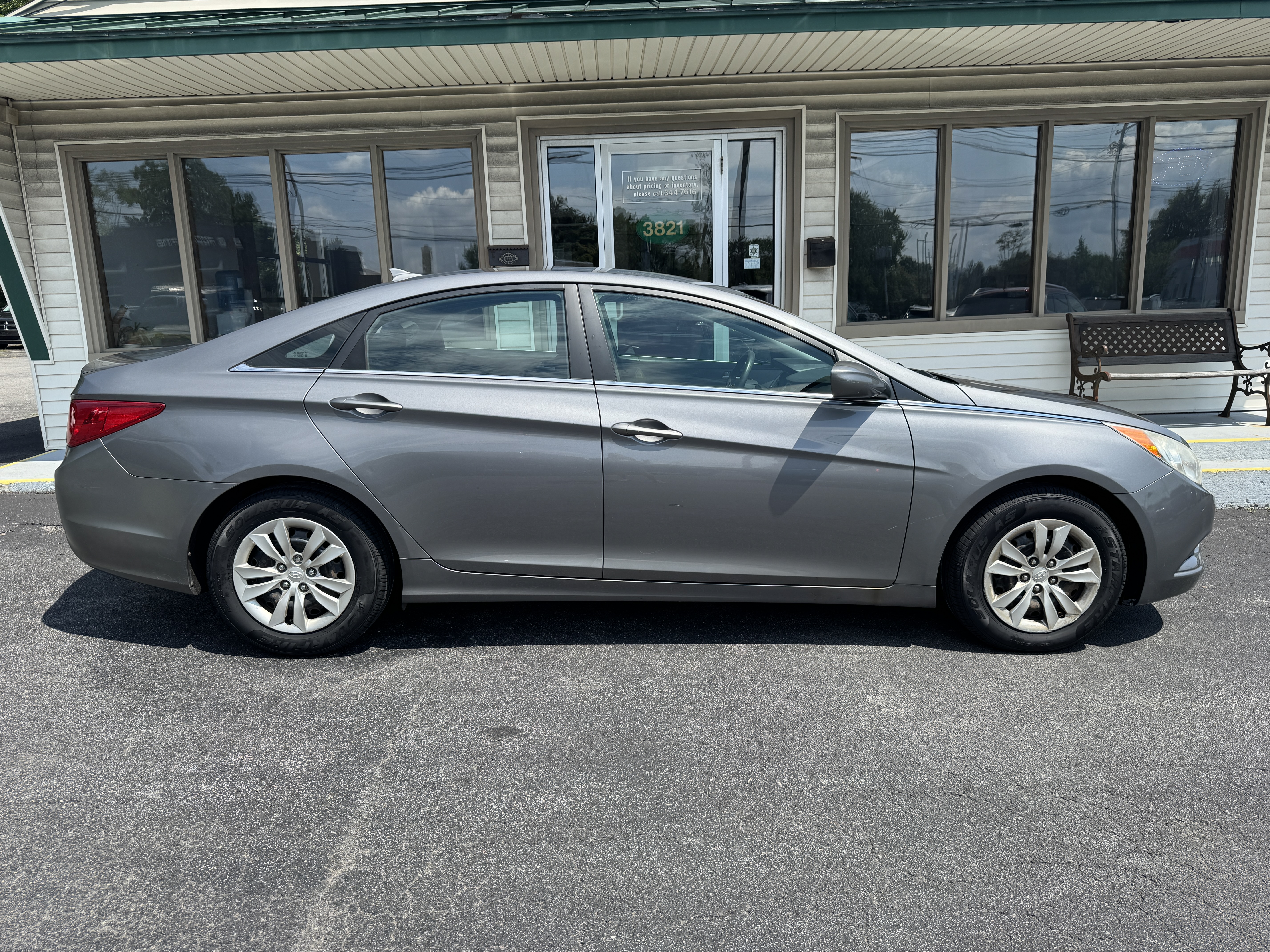 Used 2013 Hyundai Sonata GLS FWD image 1