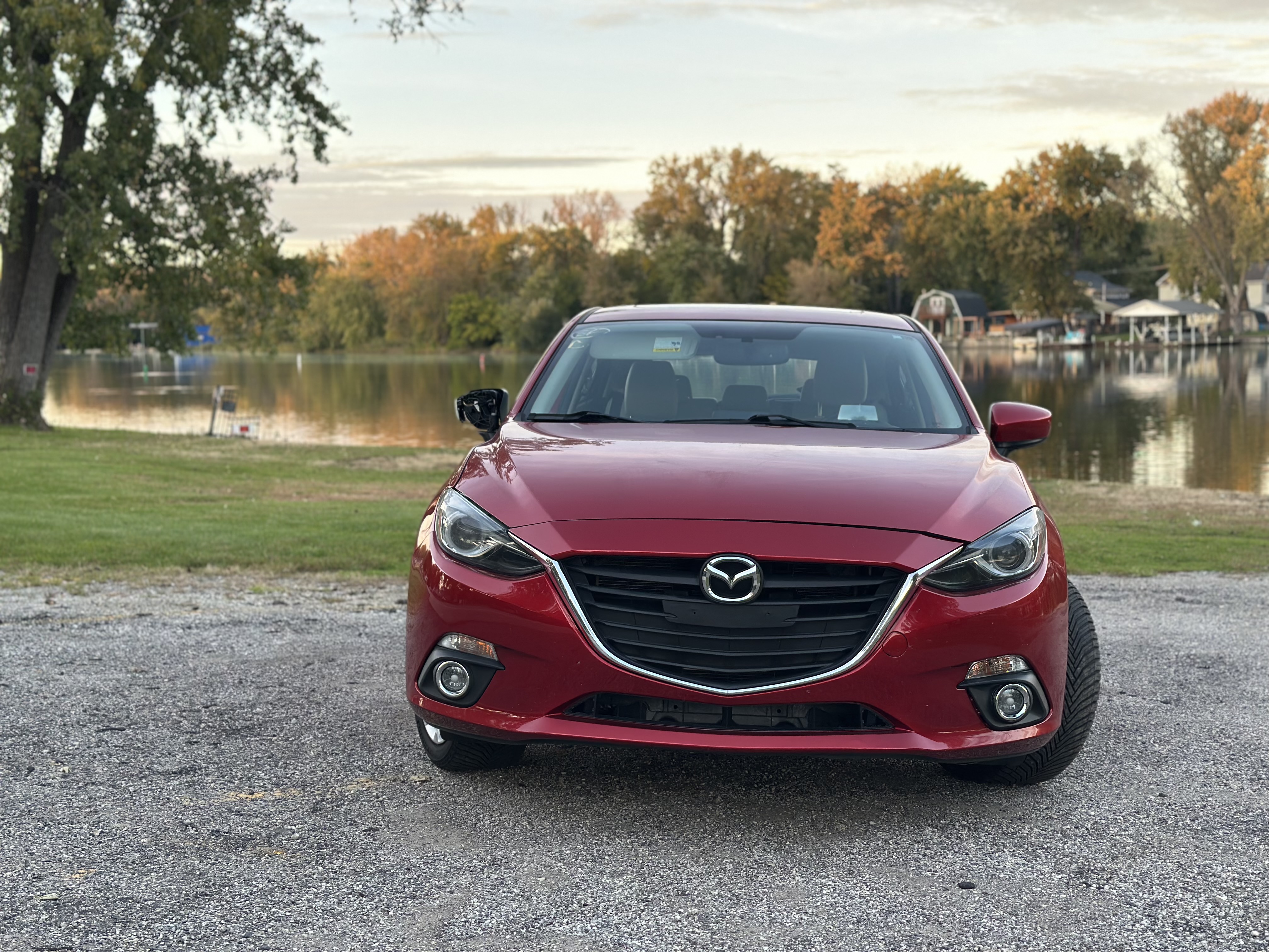 Used 2015 MAZDA MAZDA3 s Grand Touring Hatchback FWD image 2