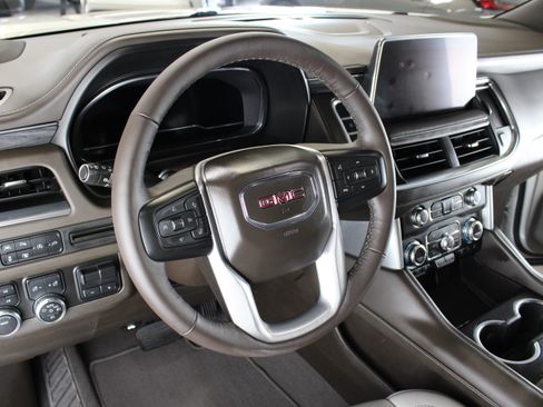 Used 2022 GMC Yukon SLT image 7