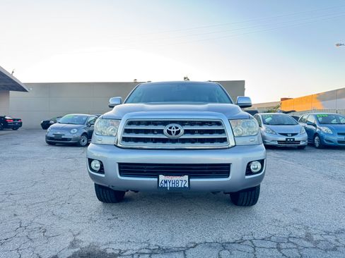 Used 2010 Toyota Sequoia Limited image 12