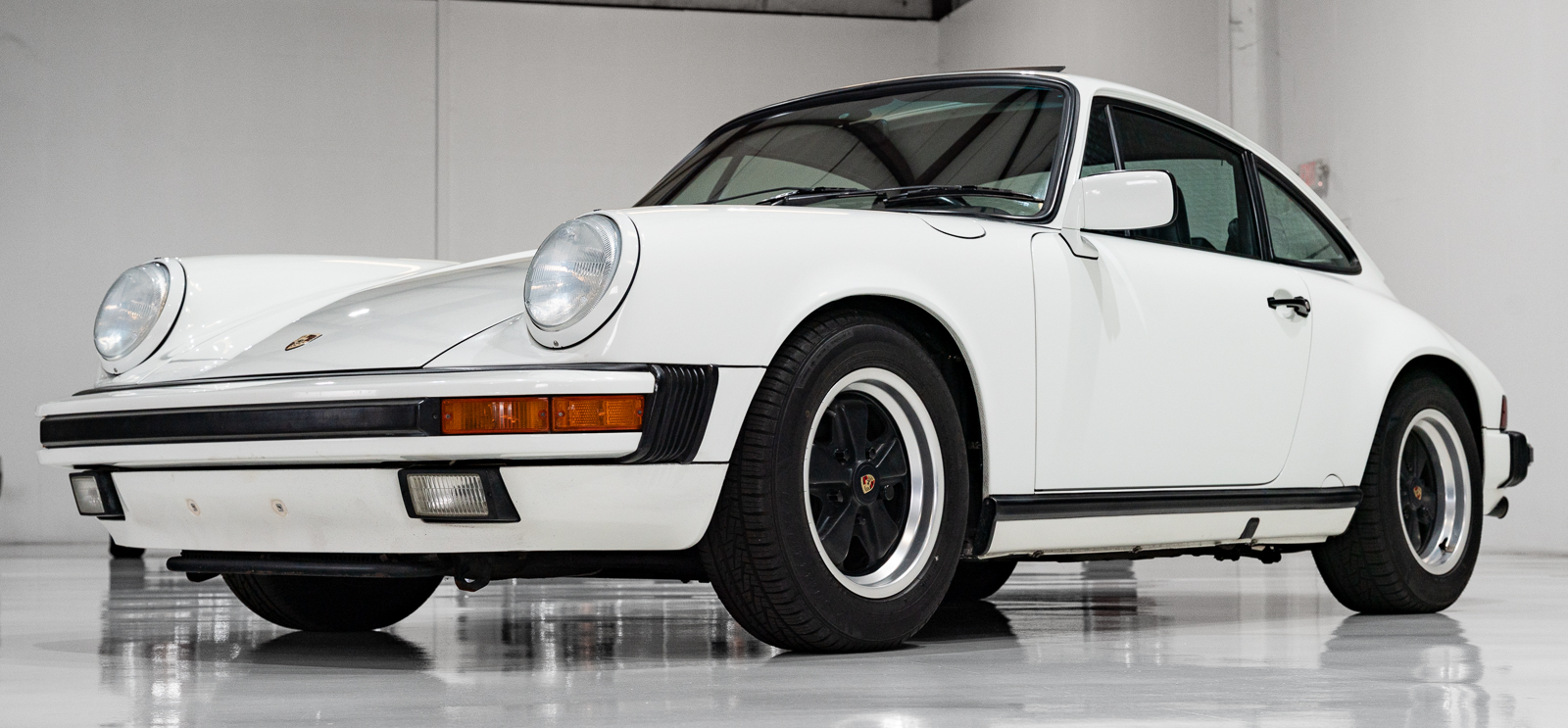 Used 1987 Porsche 911 Carrera Coupe RWD image 31