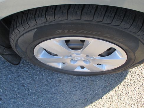 Used 2010 Hyundai Sonata GLS image 16