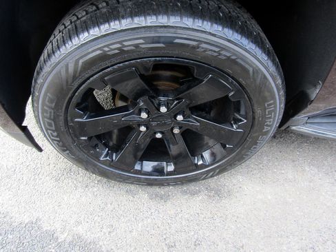 Used 2017 GMC Yukon SLT image 11