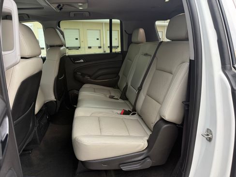 Used 2015 Chevrolet Suburban LS RWD image 13