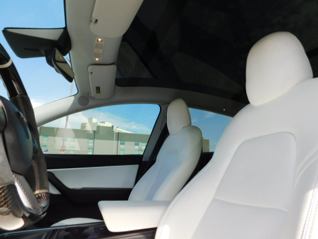 Used 2022 Tesla Model Y AWD Performance image 10