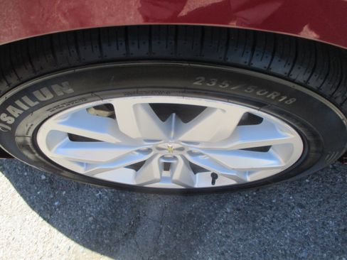 Used 2016 Chevrolet Impala LT image 18