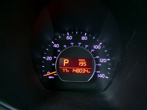 Used 2014 Kia Soul + FWD image 18