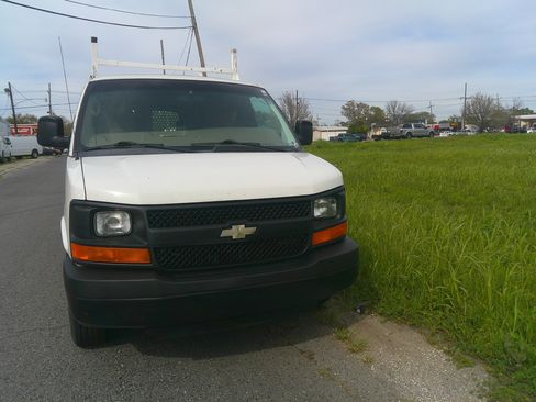 Used 2014 Chevrolet Express 2500 LS image 7