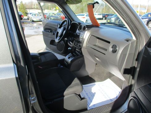 Used 2013 Jeep Patriot Sport image 22