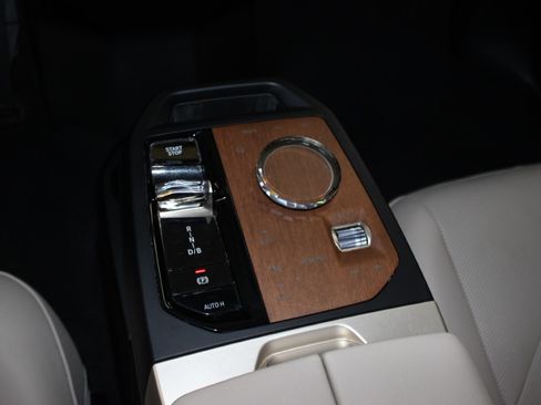Used 2024 BMW iX M60 AWD/4WD image 18