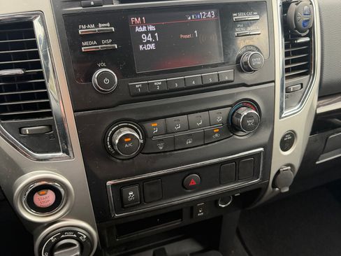 Used 2018 Nissan Titan SV image 94