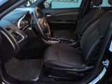 Used 2014 Dodge Avenger SE image 2