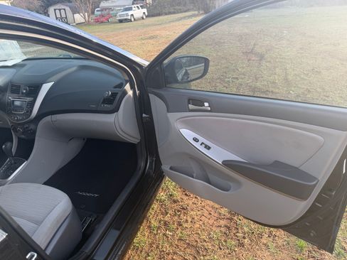 Used 2016 Hyundai Accent SE image 49