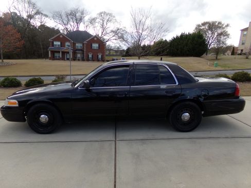 Used 2007 Ford Crown Victoria Police Interceptor image 2